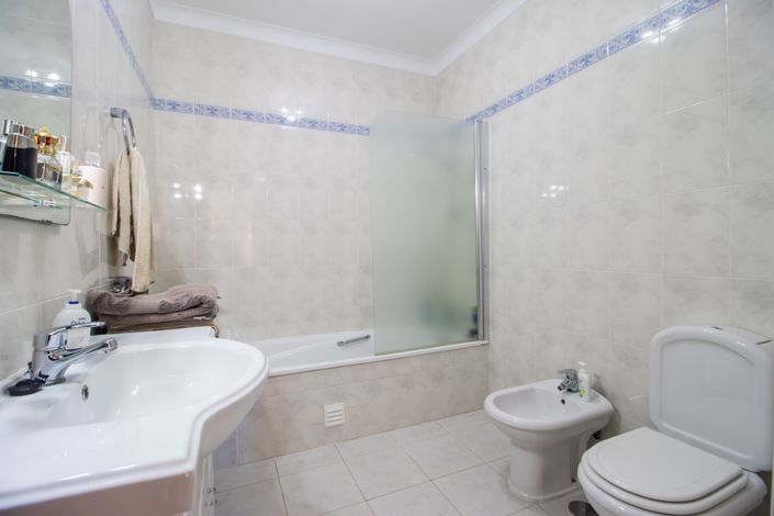 Image No.25-3 Bed Townhouse for sale