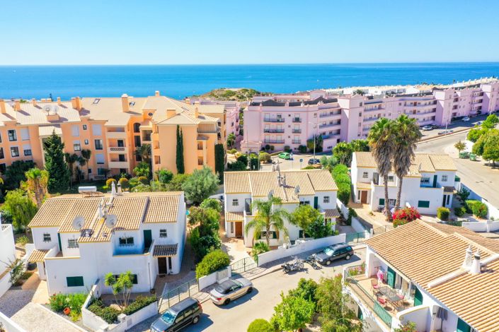 Image No.37-3 Bed Townhouse for sale