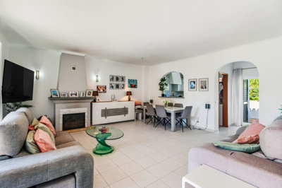 1 living room.jpg