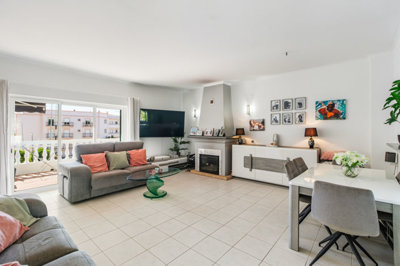 3 living room.jpg