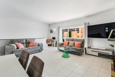 4 living room.jpg