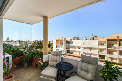 9 BALCONY.jpg