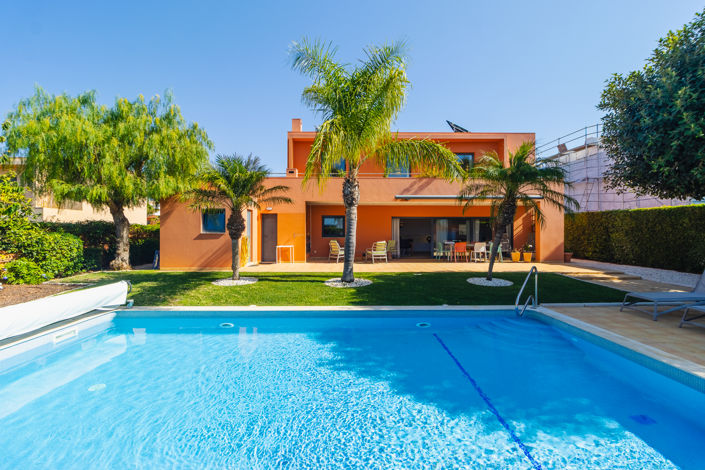 Image No.1-3 Bed Villa for sale