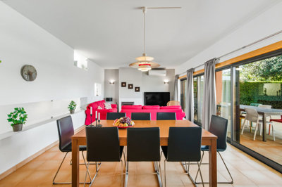 3 LIVING ROOM.jpg
