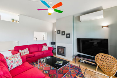 5 LIVING ROOM.jpg