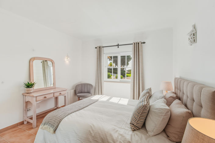 Image No.21-3 Bed Townhouse for sale