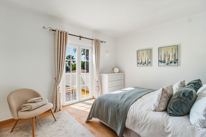 Image No.27-3 Bed Townhouse for sale