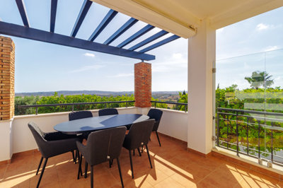 14 BALCONY.jpg