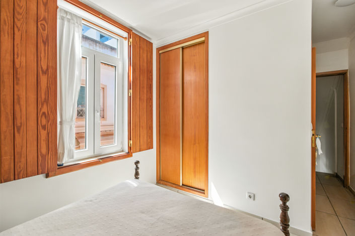 Image No.13-2 Bed Townhouse for sale