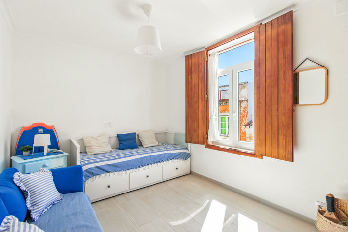 Image No.16-2 Bed Townhouse for sale