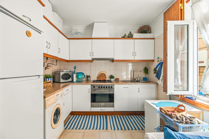 Image No.6-2 Bed Townhouse for sale