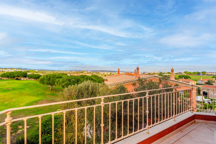 Image No.31-3 Bed Townhouse for sale