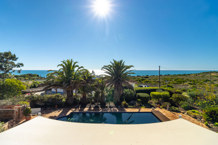 Image No.2-4 Bed Villa for sale