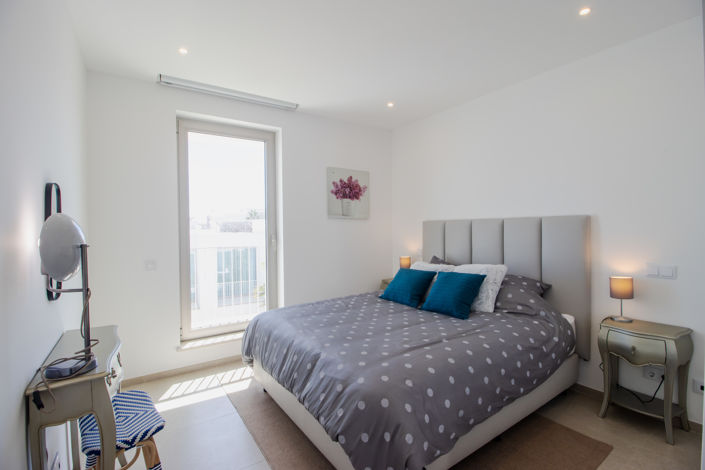 Image No.14-3 Bed Townhouse for sale