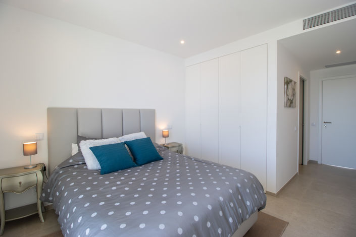 Image No.15-3 Bed Townhouse for sale