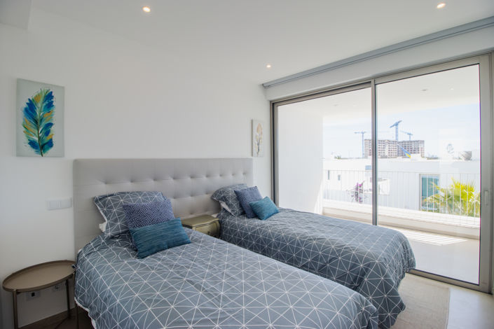 Image No.17-3 Bed Townhouse for sale