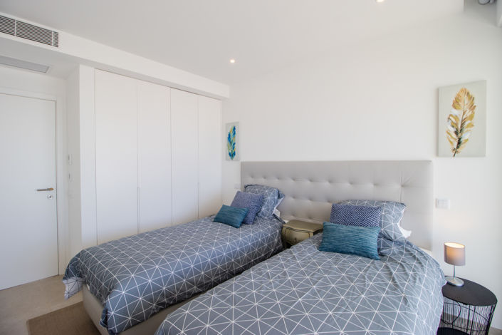 Image No.18-3 Bed Townhouse for sale