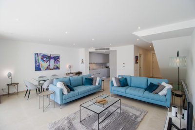 Living area.jpg