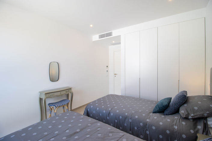 Image No.22-3 Bed Townhouse for sale