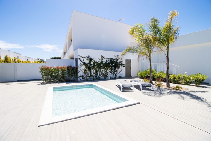 Image No.29-3 Bed Townhouse for sale