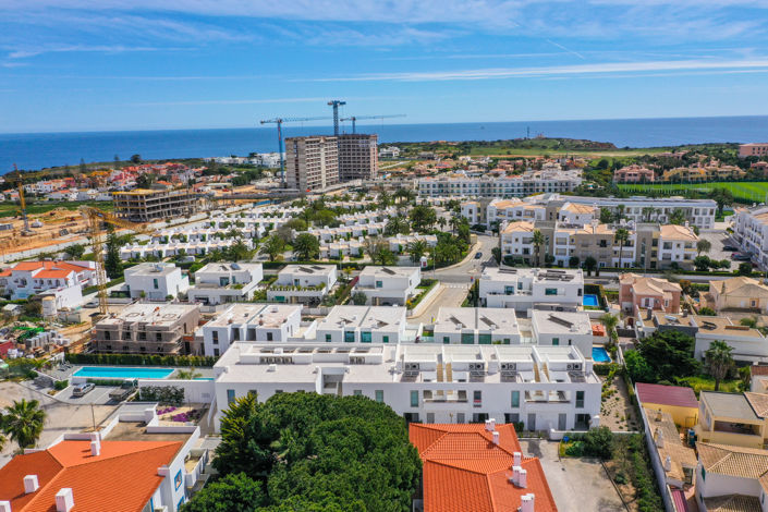 Image No.30-3 Bed Townhouse for sale