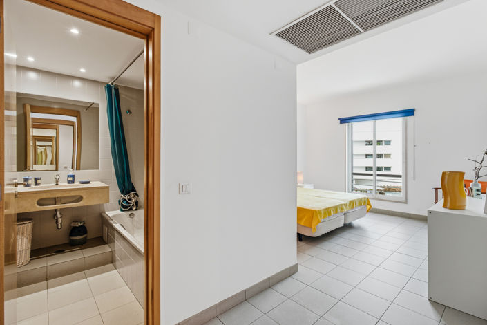 Image No.18-2 Bed Apartment for sale