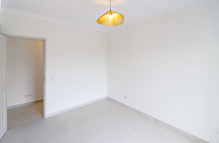 Image No.19-2 Bed Apartment for sale