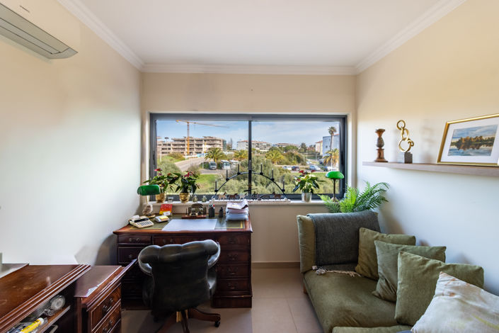 Image No.47-3 Bed Apartment for sale