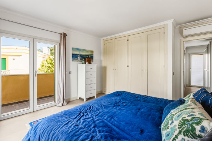 Image No.17-1 Bed Townhouse for sale