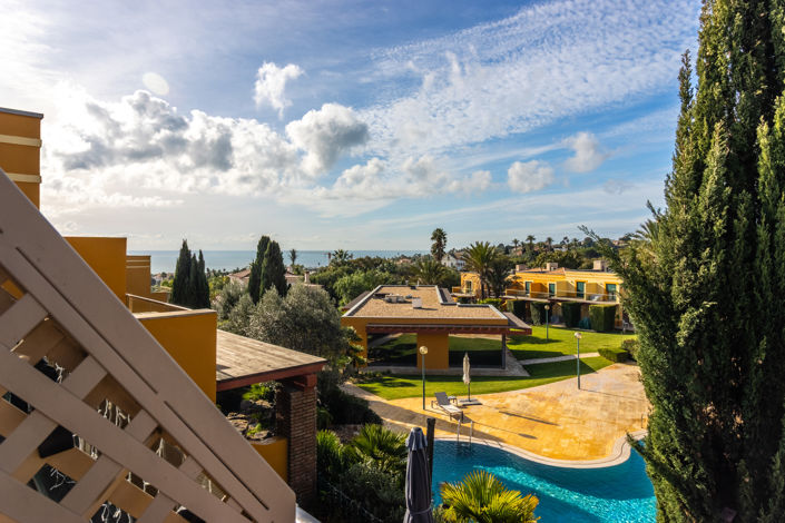 Image No.20-1 Bed Townhouse for sale