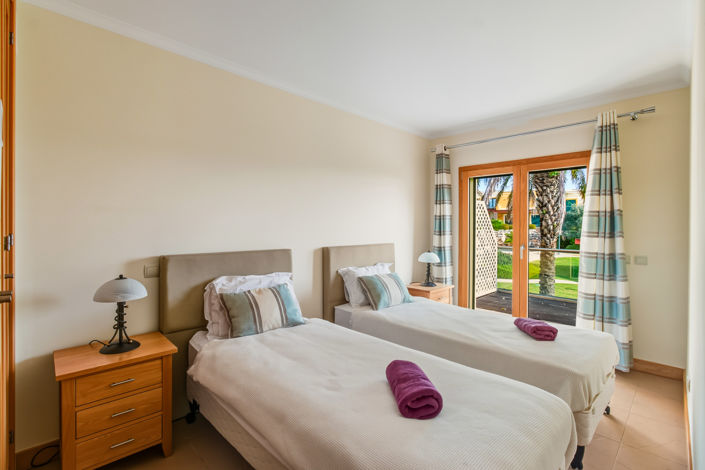 Image No.20-3 Bed Townhouse for sale