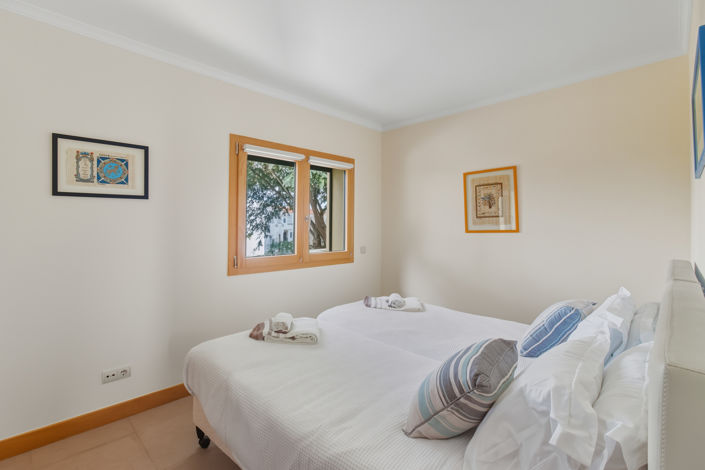 Image No.22-3 Bed Townhouse for sale