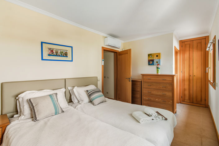 Image No.23-3 Bed Townhouse for sale