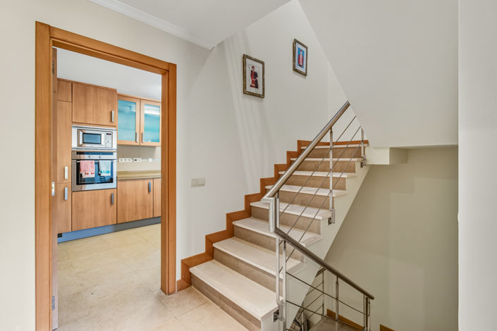 Image No.25-3 Bed Townhouse for sale