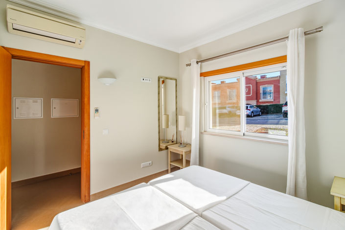 Image No.26-2 Bed Townhouse for sale