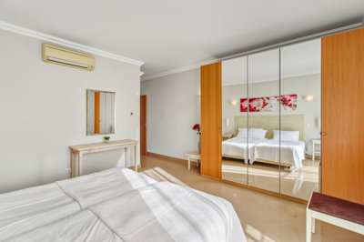 6 BEDROOM.jpg