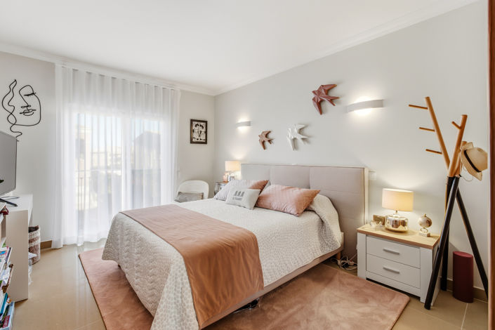 Image No.22-2 Bed Apartment for sale