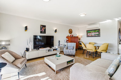 3 LIVING ROOM (1).jpg