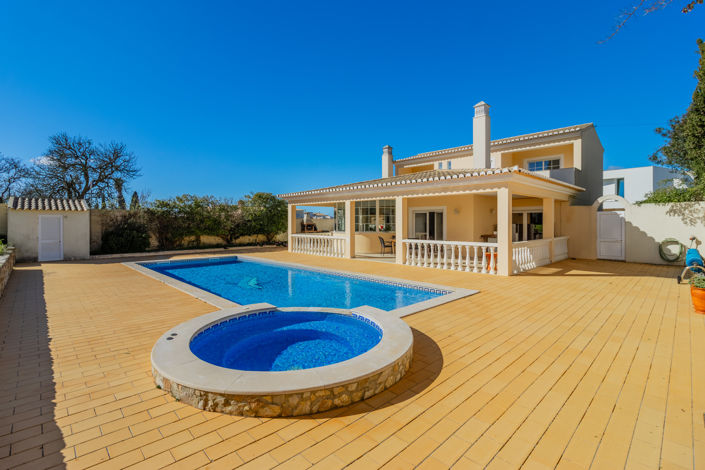 Image No.2-4 Bed Villa for sale