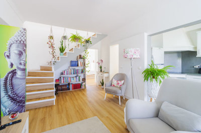 10 LIVING ROOM (1).jpg