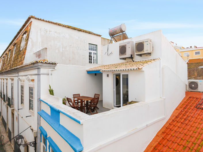 Image No.25-2 Bed Townhouse for sale