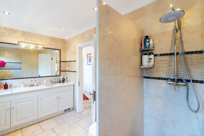 Image No.40-6 Bed Villa for sale