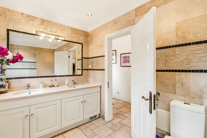 Image No.41-6 Bed Villa for sale