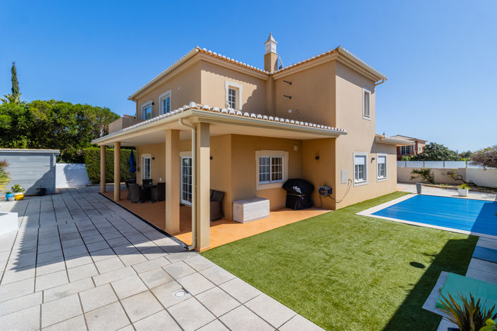 Image No.2-4 Bed Villa for sale