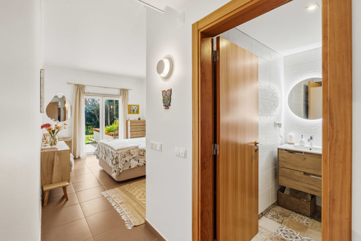 Image No.29-2 Bed Townhouse for sale