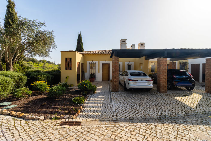 Image No.40-2 Bed Townhouse for sale