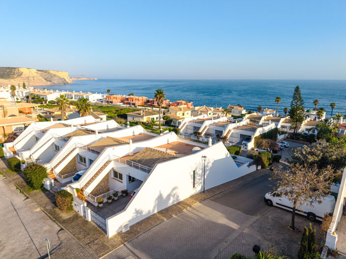 Image No.2-4 Bed Villa for sale