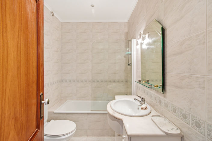 Image No.19-2 Bed Apartment for sale