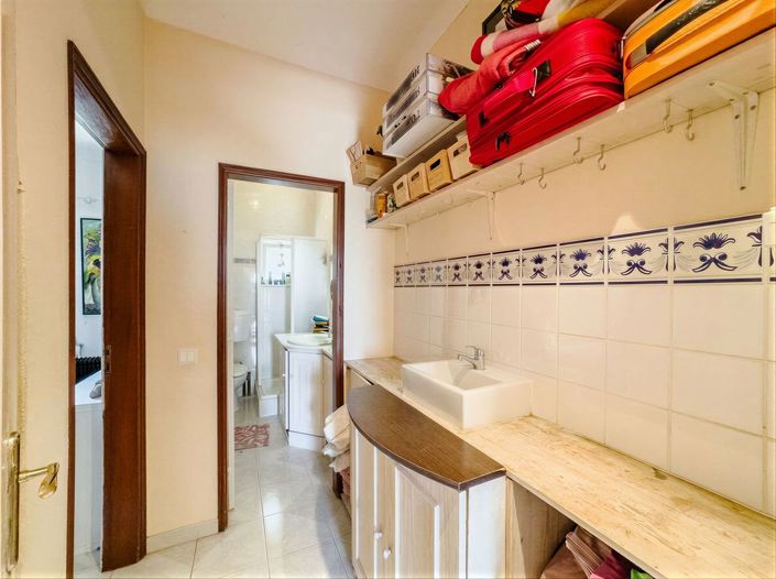 Image No.19-5 Bed Villa for sale