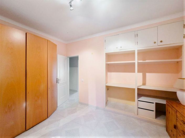 Image No.27-5 Bed Villa for sale